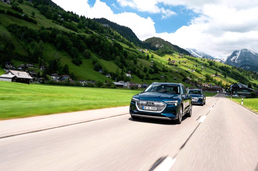  Audi e-tron 55 Quattro 2019 года  (WW) (фото 442 из 452)